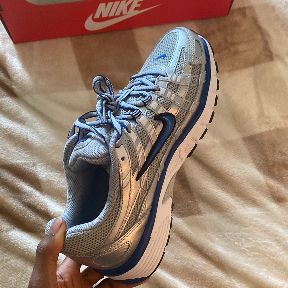 Nike P-6000 Metallic silver and Royal Blue Womens size 7